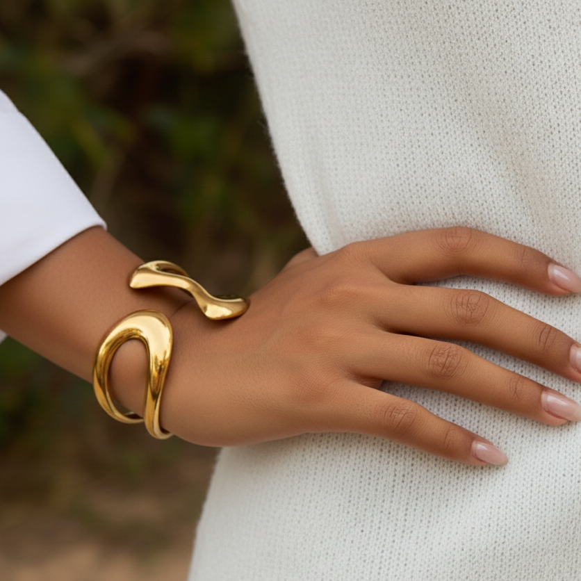[Topon]Lulu Sculpted Gold Bangle