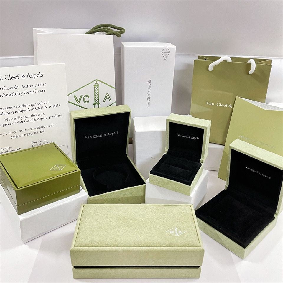 [Topon]VA CLOVER BRACELET NECKLACE RING BOX GIFT BAG