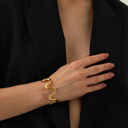 [Topon]Senna Twisted Gold Bangle